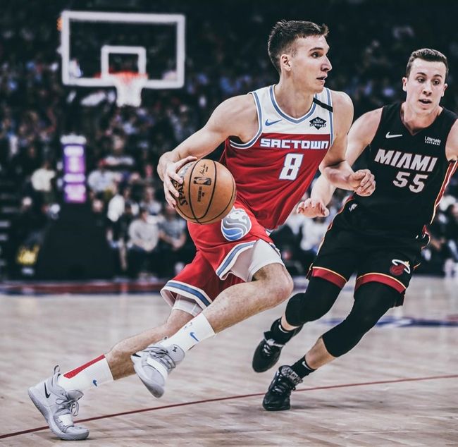 开云下载-密尔沃基雄鹿内部会议纪要流出:今晨伤情更新,英超使命明确,赛程密集仍需轮换(迈阿密热火vs密尔沃基雄鹿)