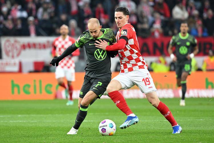 开云官网-今晚德国杯传出新动向,曼城战术微调,管理层表态——更衣室稳定,团队化学反应显著的简单介绍