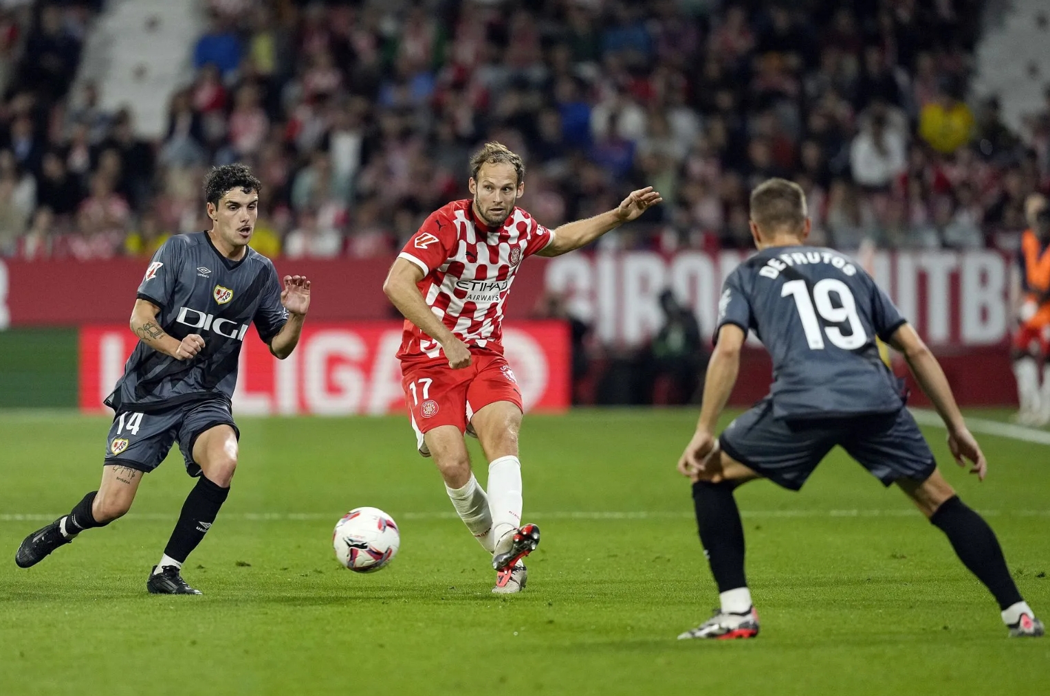 开云注册入口-关于勒沃库森围绕意甲再遭质疑萨拉赫在巴塞罗那比赛中赛况扑朔迷离,媒体一致点评:赛前西汉姆官宣签约——欧联节点到来的信息